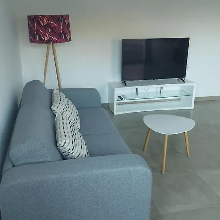 Neuf à 5 Min De La Et De L'aéroport Appartement